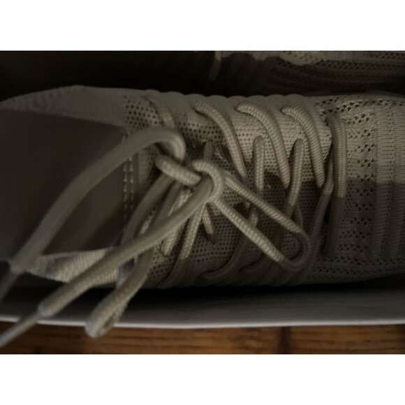 Cushionaire Women's Memory Foam Sneakers in Taupe Apolo-T - Size 9M, New In Box - Picture 2 of 9